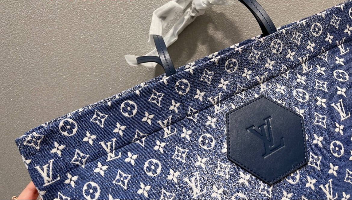 New woman LV shoulder handbag