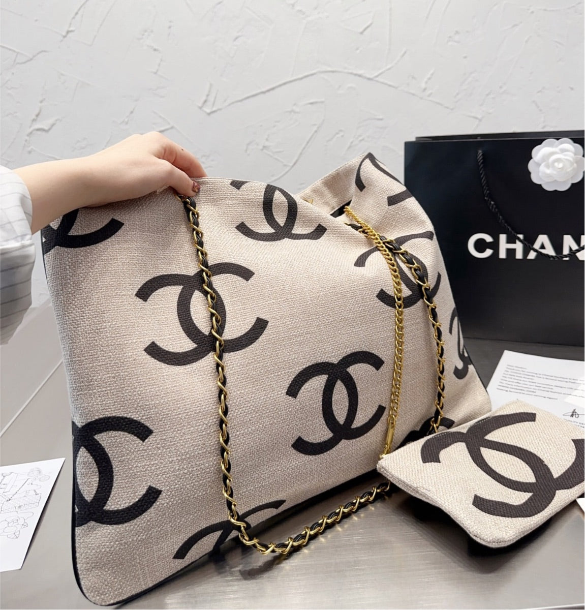 New Large Chanel shoulder bag