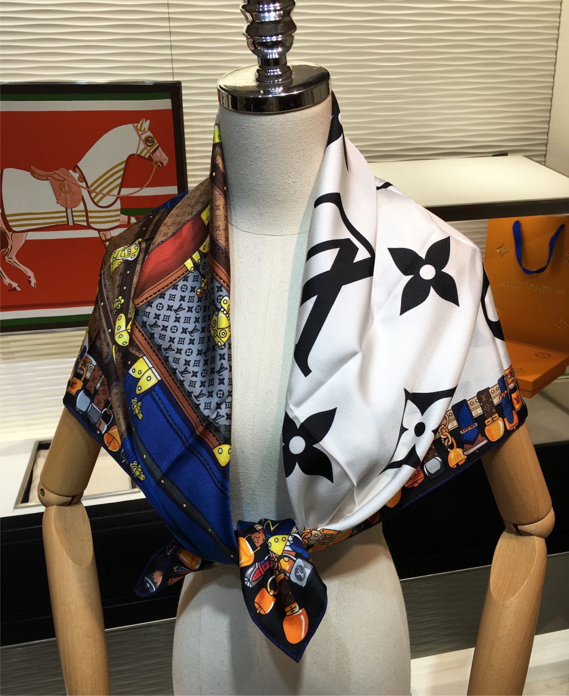 Louis V woman scarf