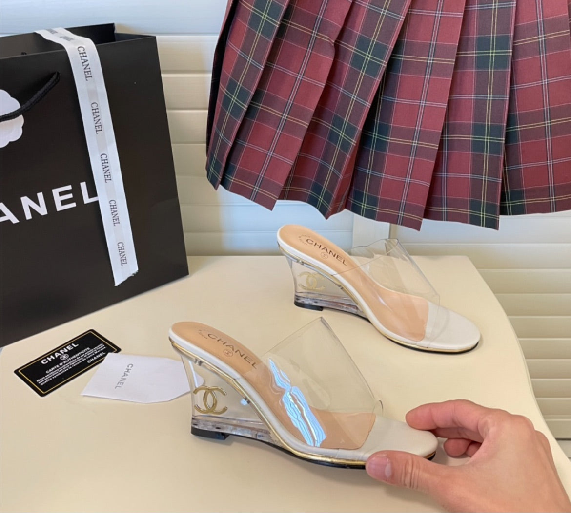 Transparent Chanel woman heel/sandal