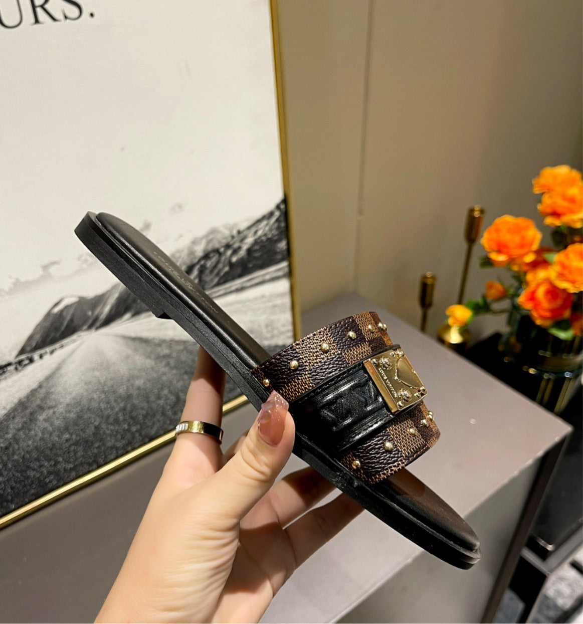 New Brown/black LV sandal