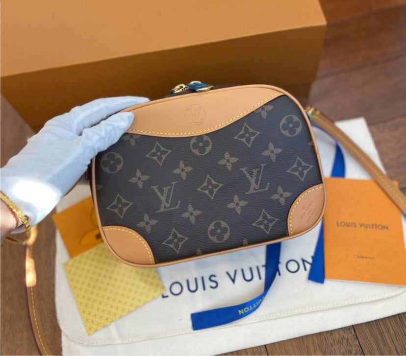 LV woman Crossbody handbag