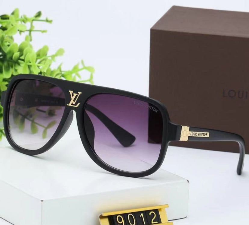 LV woman sunglasses