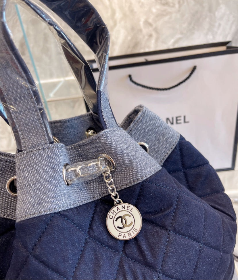 Chanel woman handbag