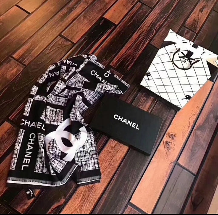 Chanel black / white scarf