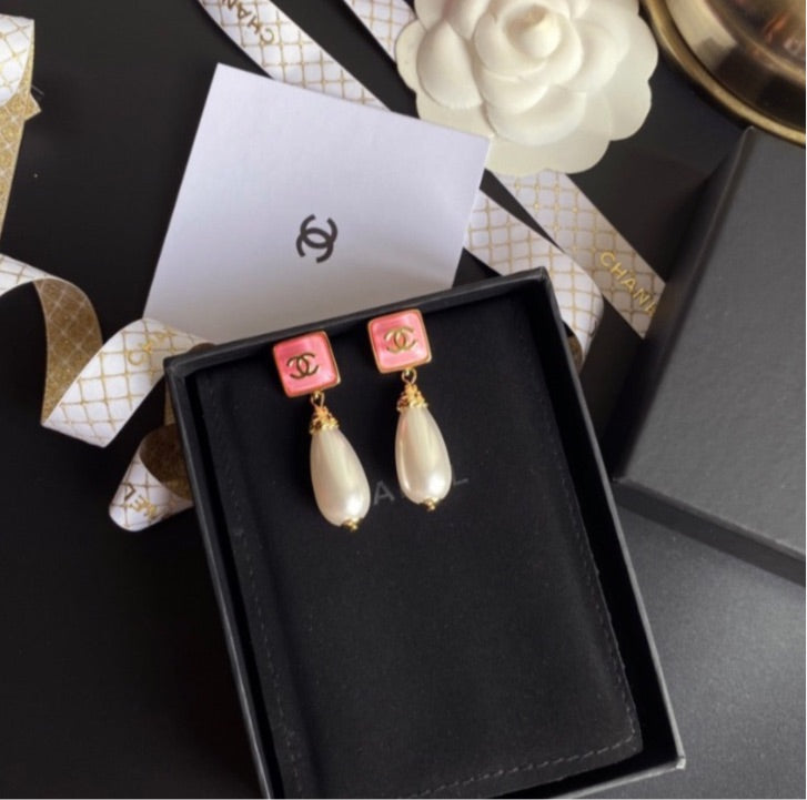 Chanel pearl earrings