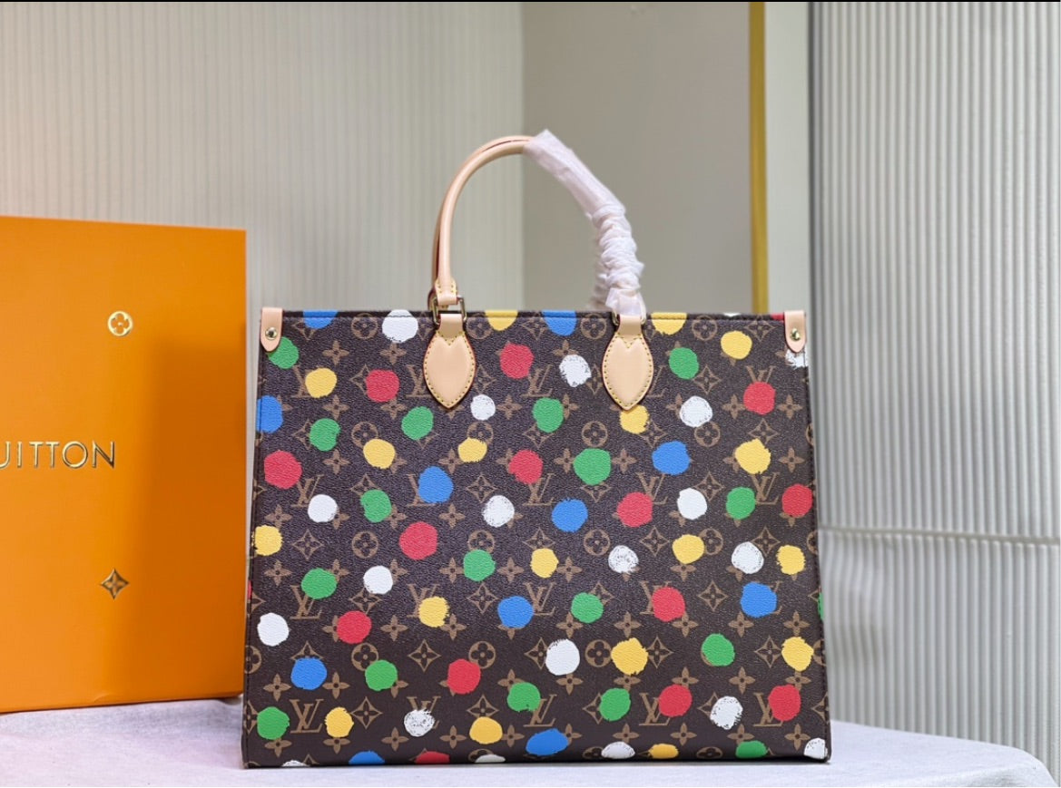 New large LV shoulder bag