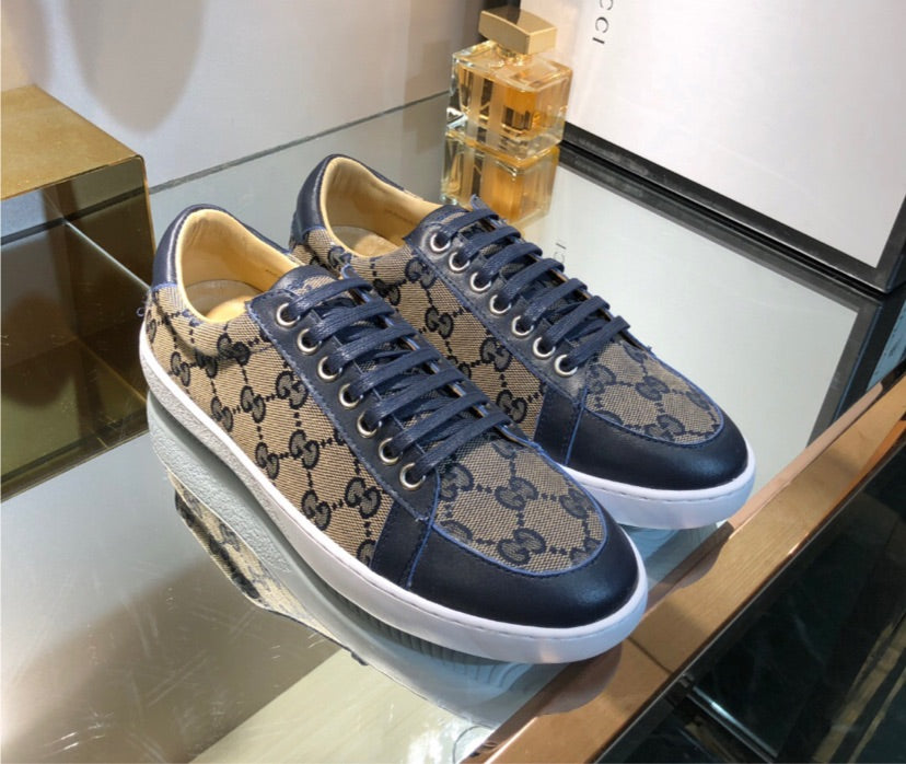 Blue low cut Gucci sneakers