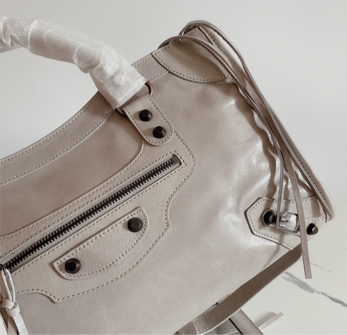 Woman Balenciaga handbag