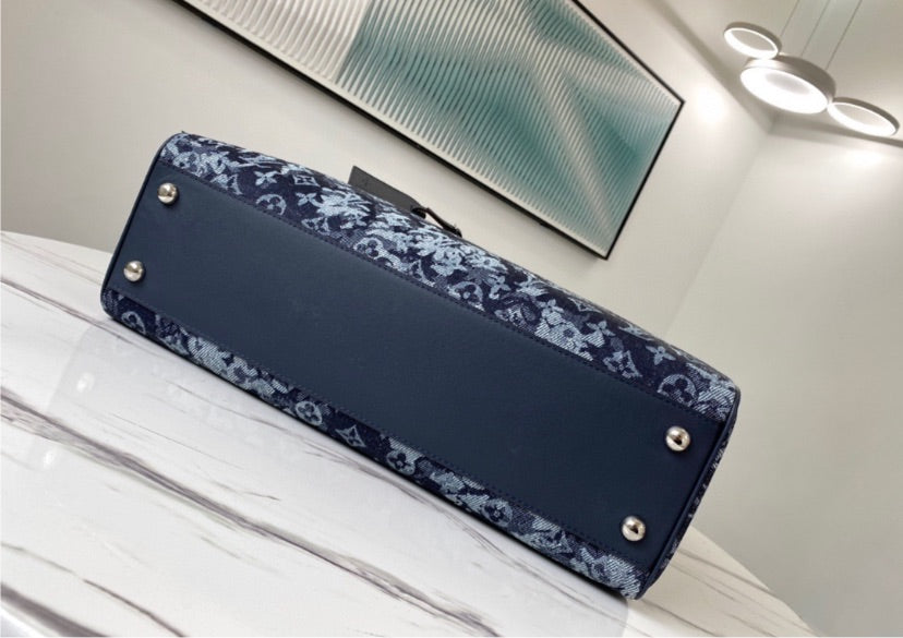 Large LV woman handbag