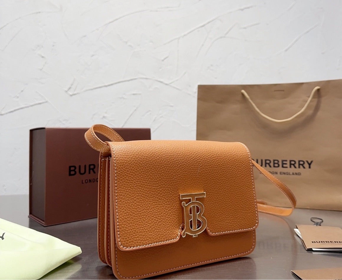 Burberry woman crossbody