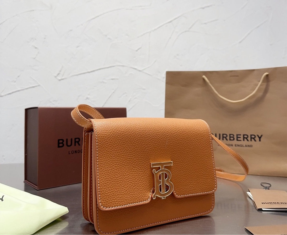 Burberry woman crossbody
