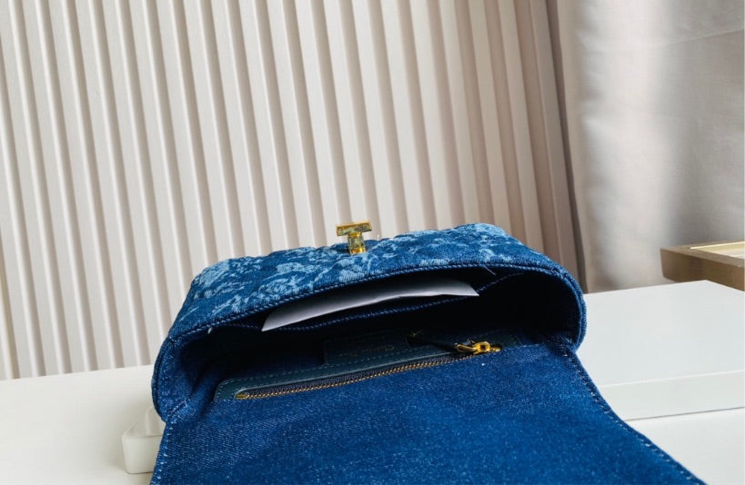 Blue Dior woman shoulder handbag