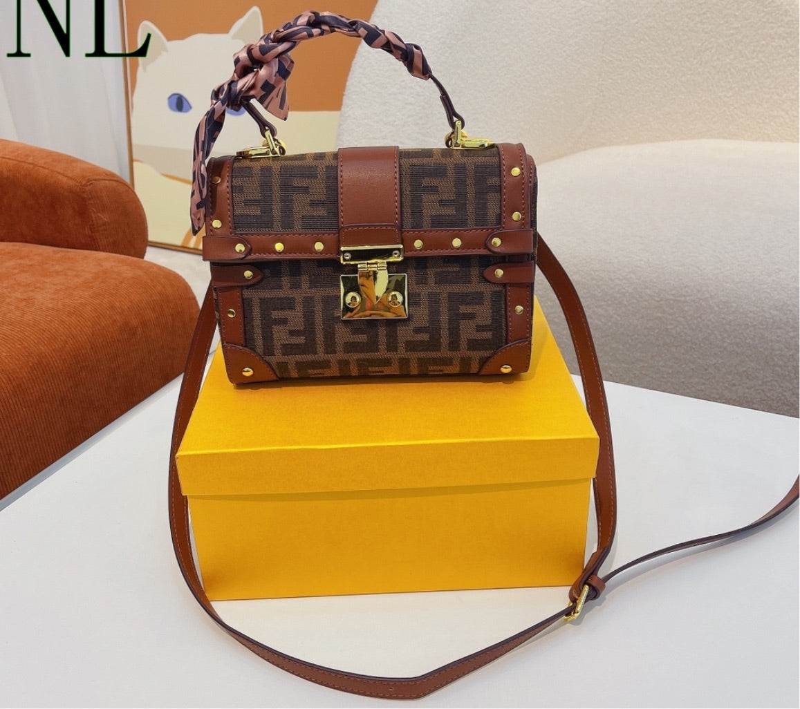 Fendi woman shoulder handbag