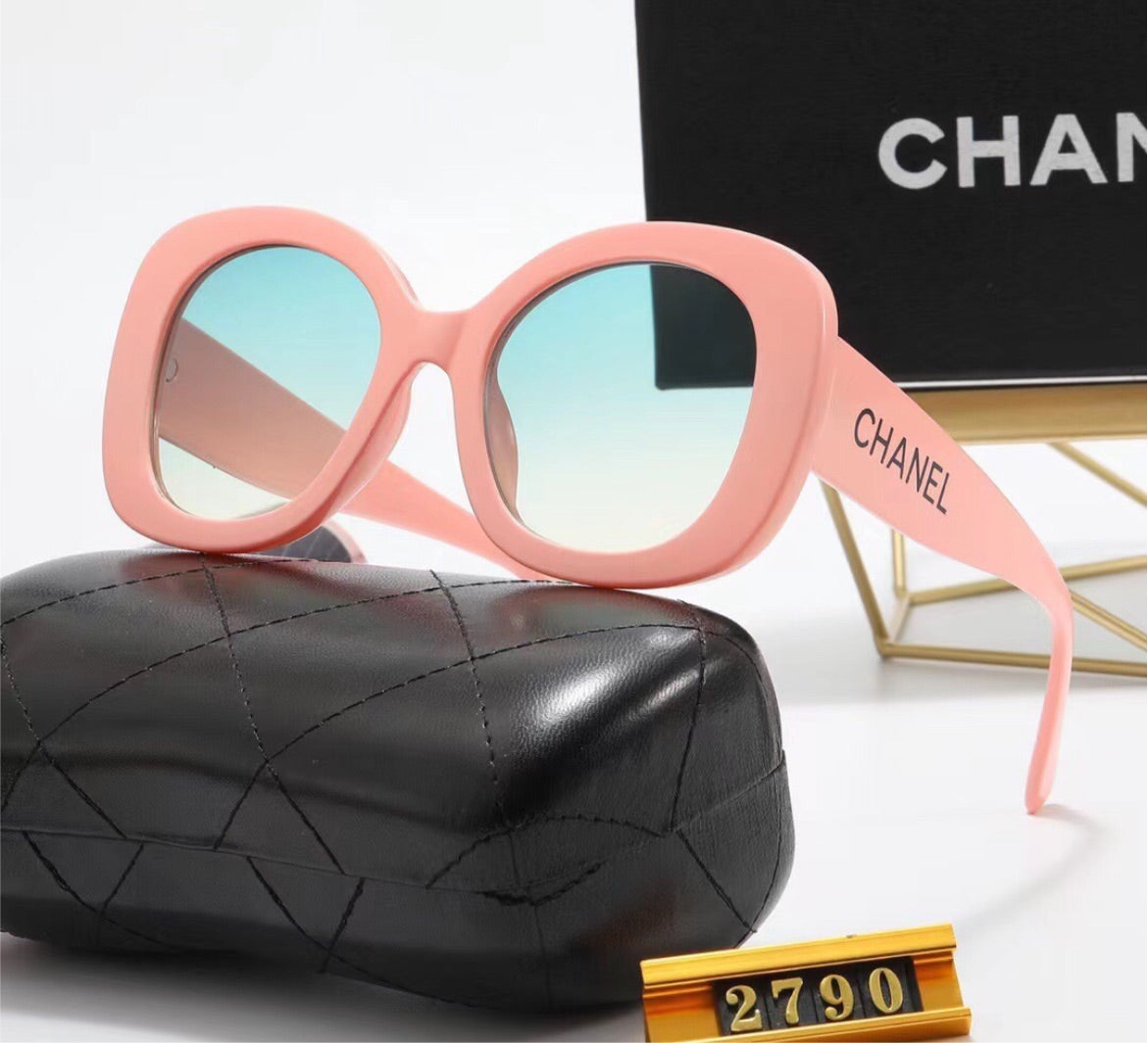 New Chanel woman sunglasses