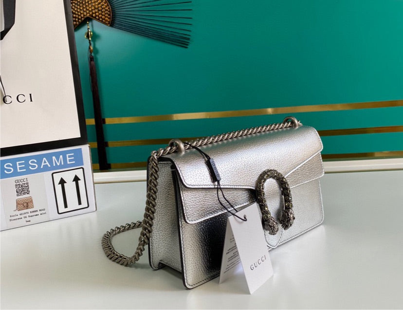 Silver leather Gucci handbag