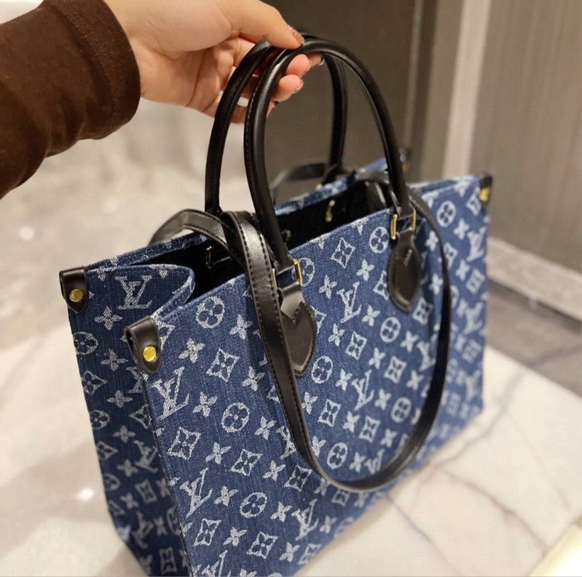 LV woman shoulder handbag