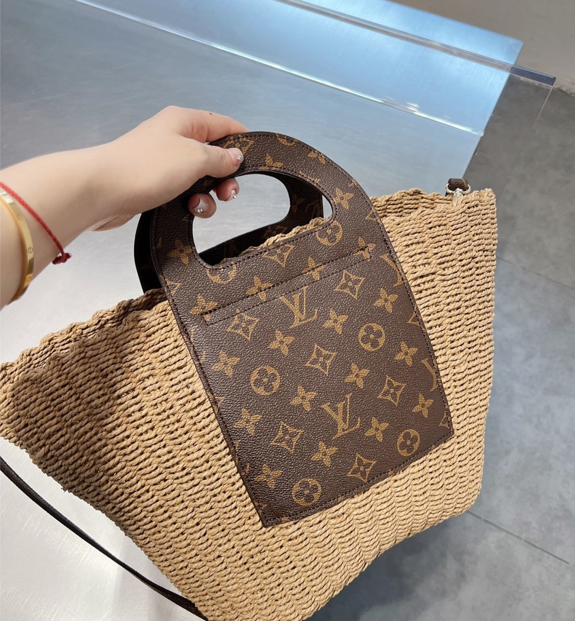 LV woman new shoulder handbag