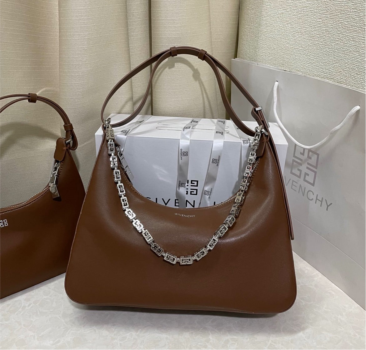 New Givenchy woman shoulder handbag