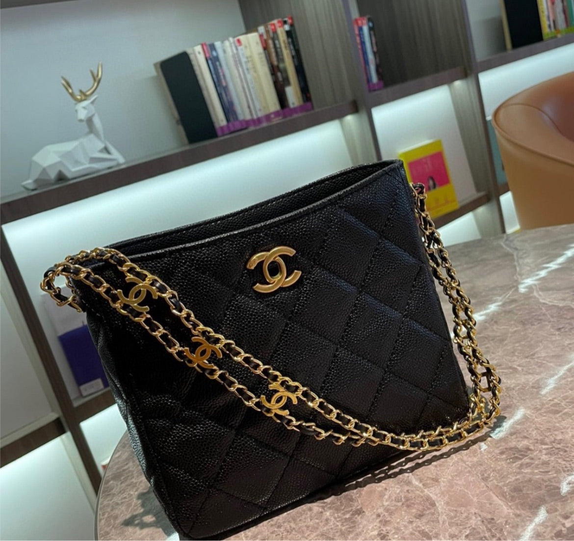 Chanel woman shoulder bag