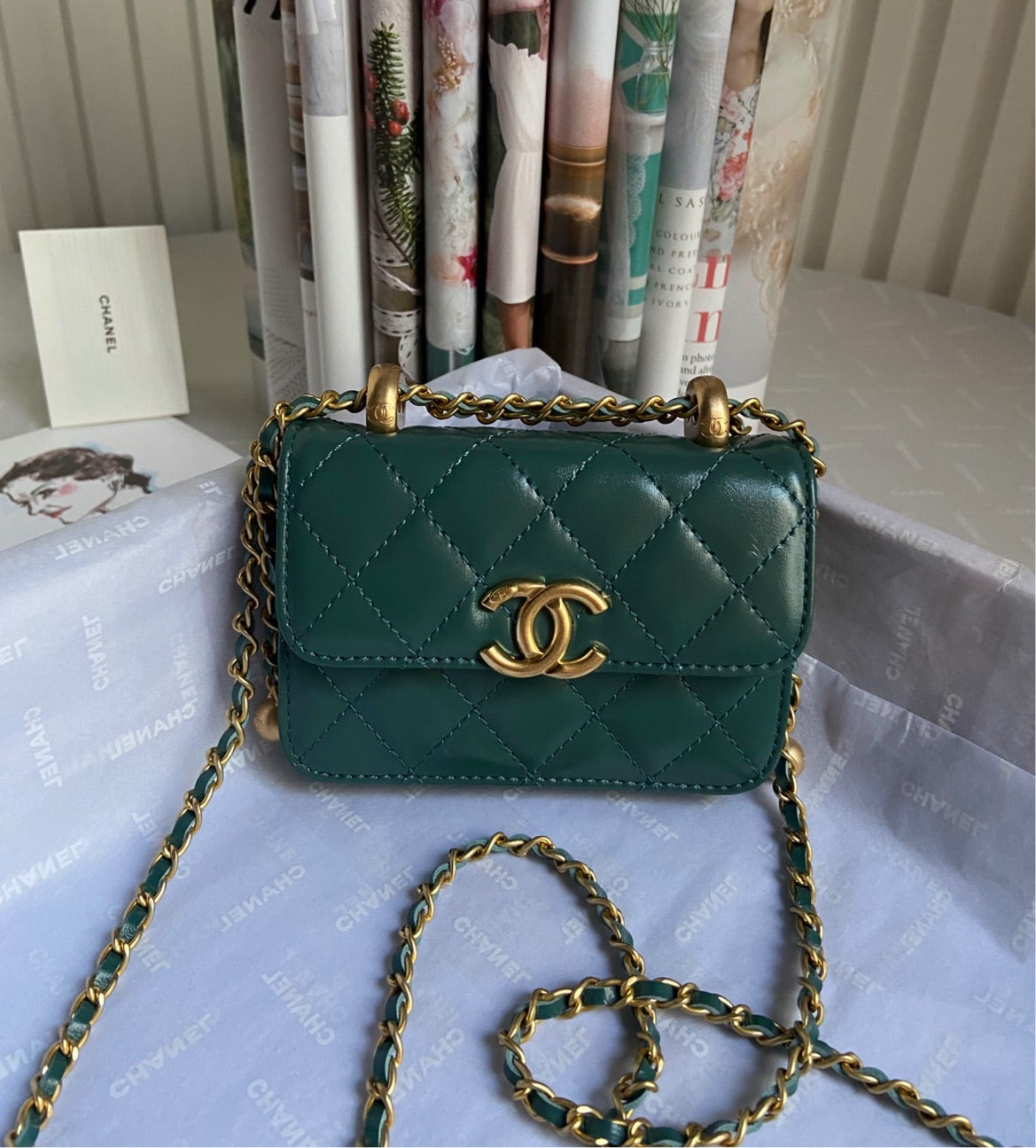 New woman Chanel crossbody/shoulder bag