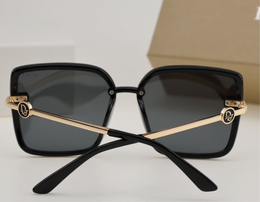 Woman DIOR sunglasses