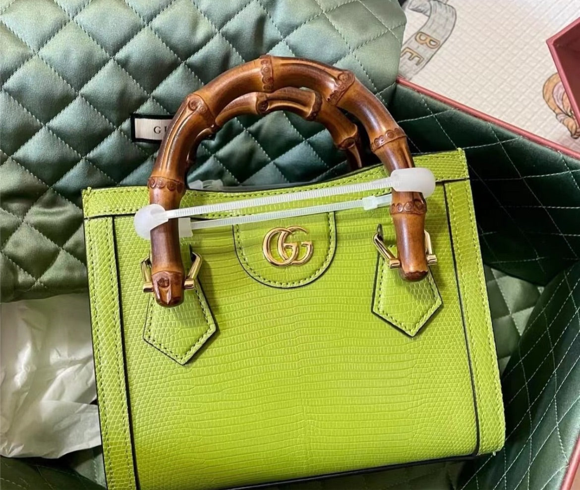 Woman Gucci handbag