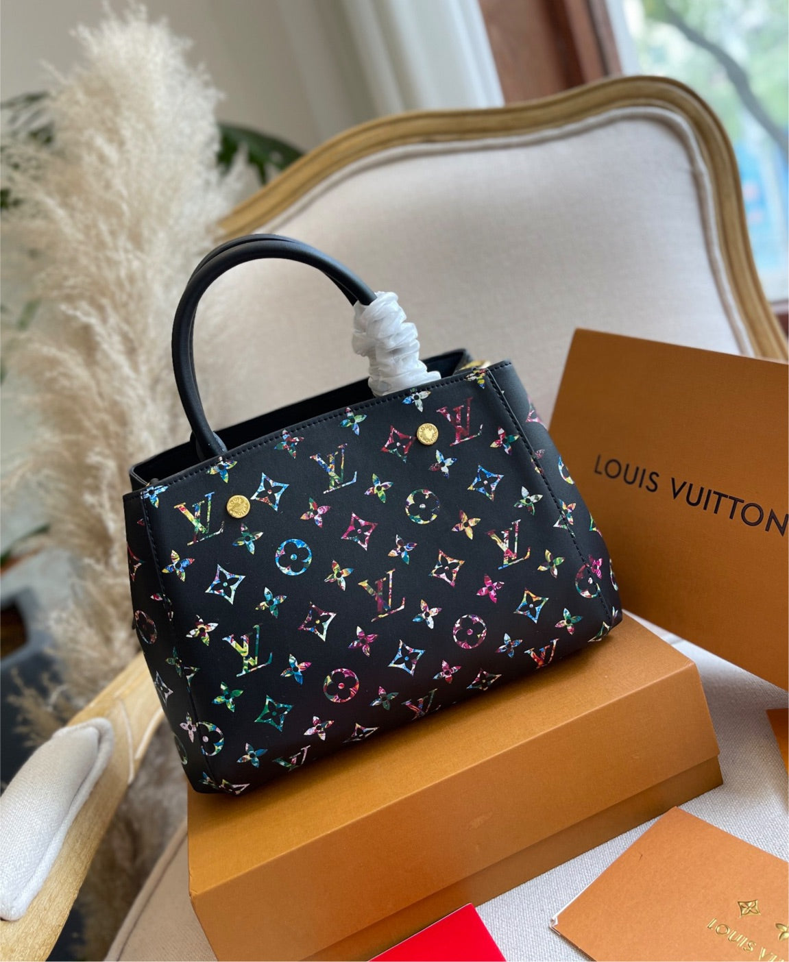 New LV color print shoulder bag