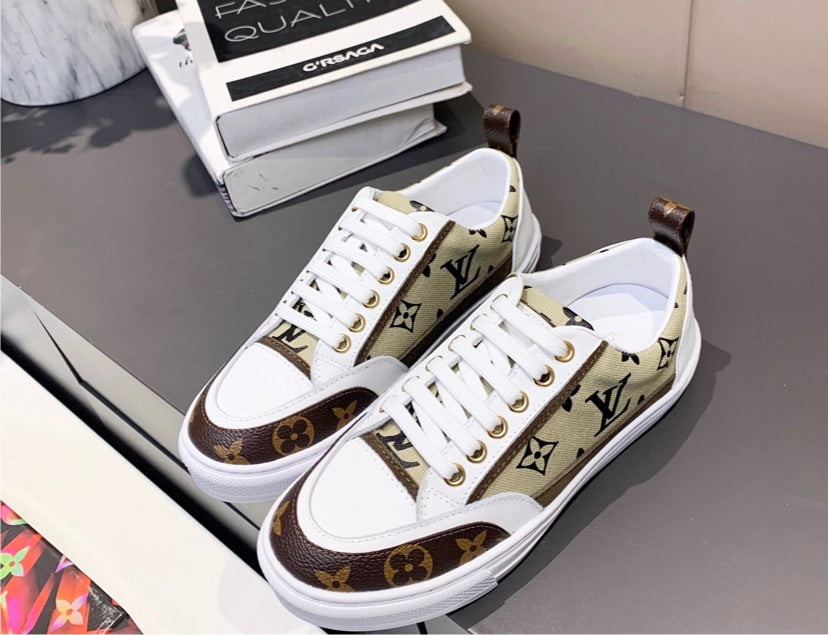 Woman LV sneakers
