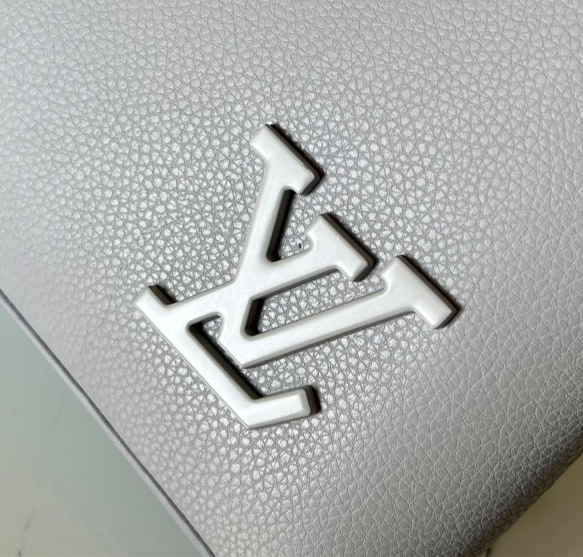 New LV aerogram iPad