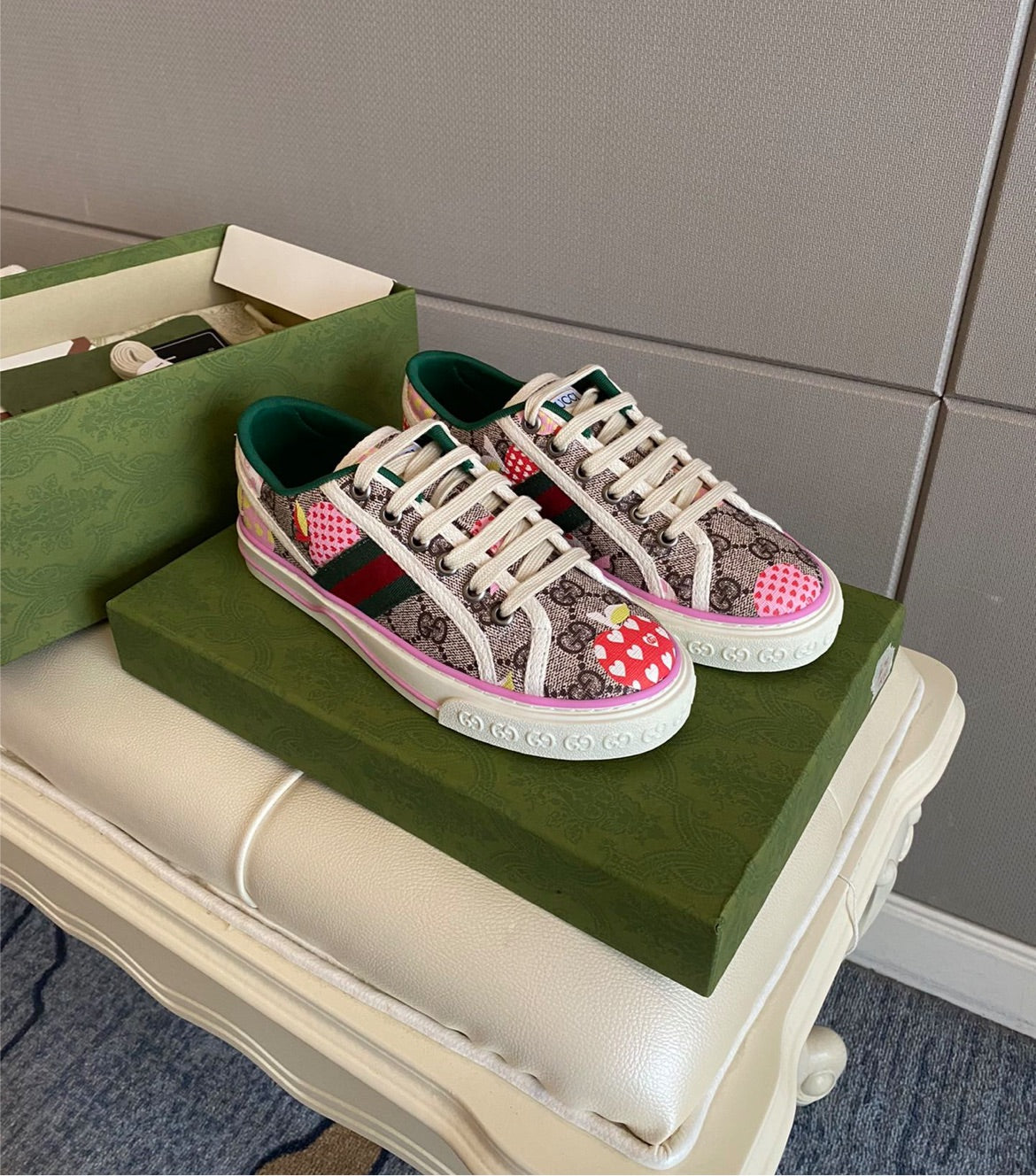 New Woman Gucci low sneakers