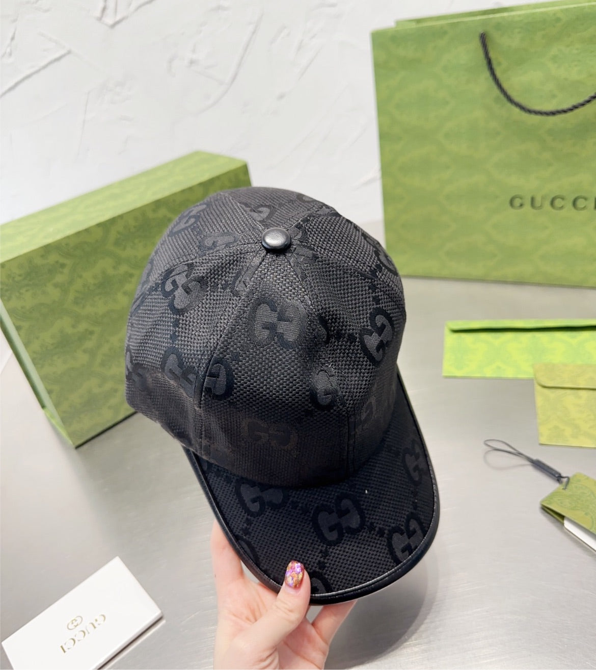 Black Gucci woman hat