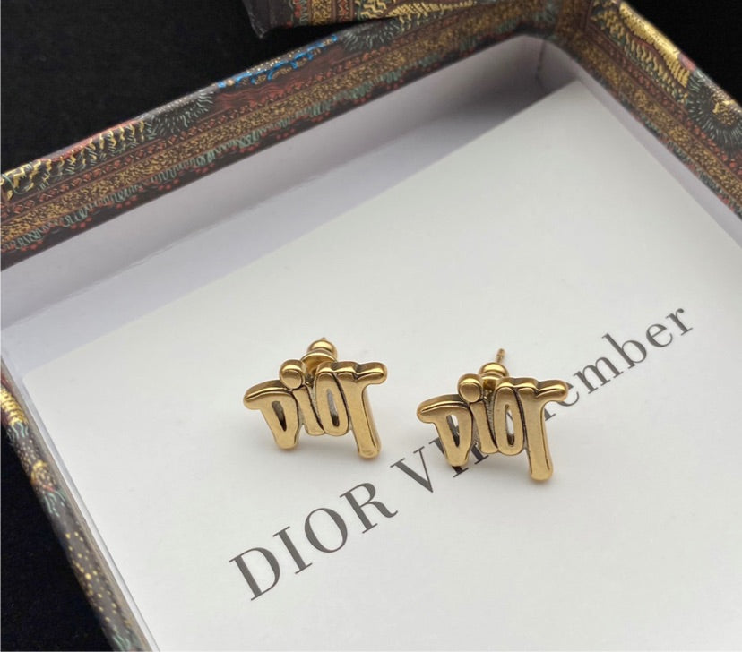 Dior woman earrings