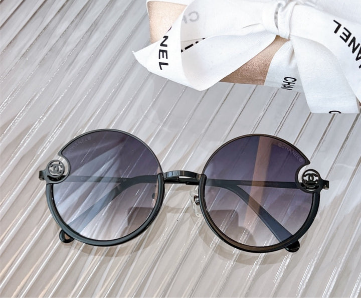 New Chanel woman sunglasses