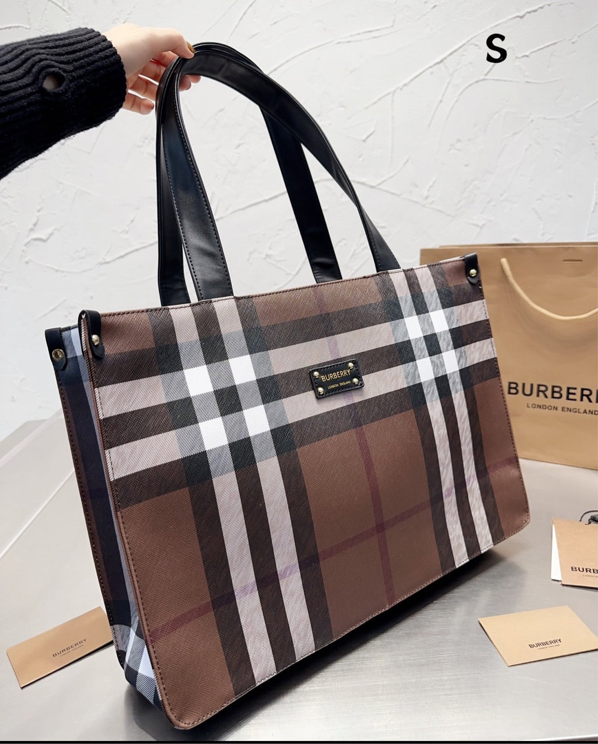 Large Burberry woman shoulder bag