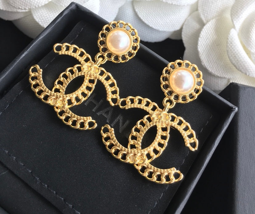Chanel pearl earrings
