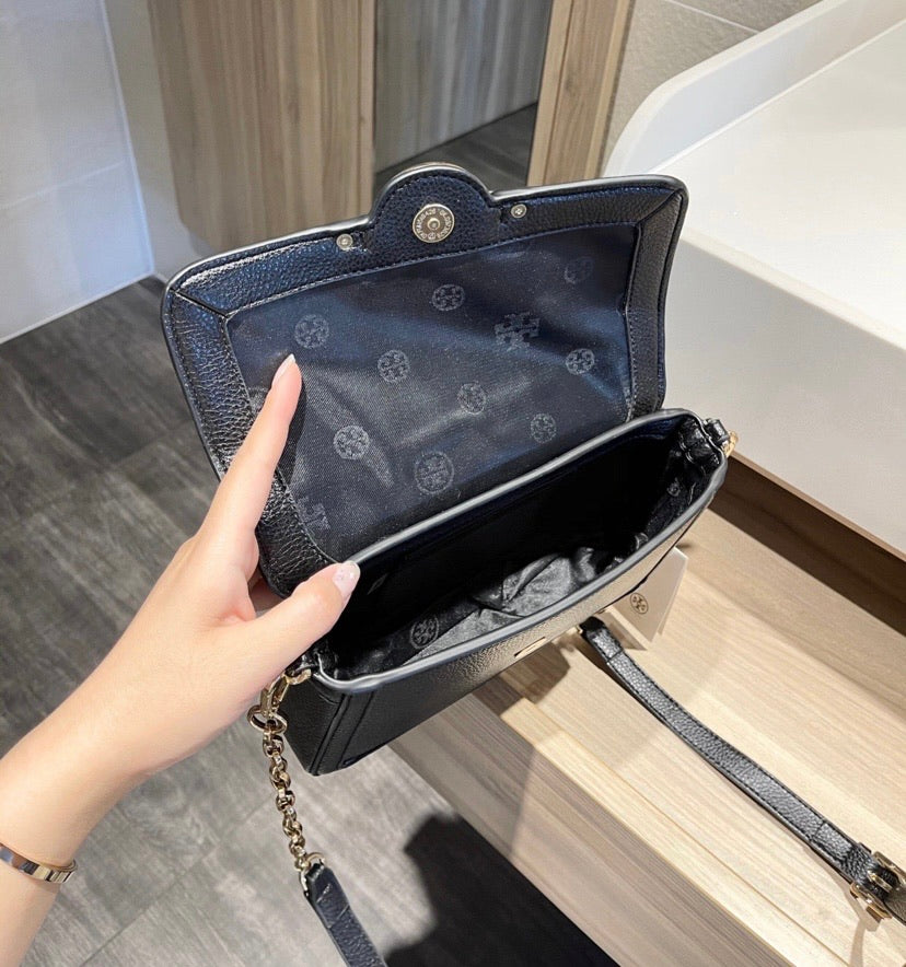 TORY BURCH Classy leather shoulder handbag