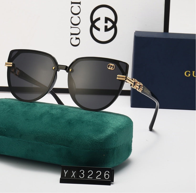 Gucci woman sunglasses