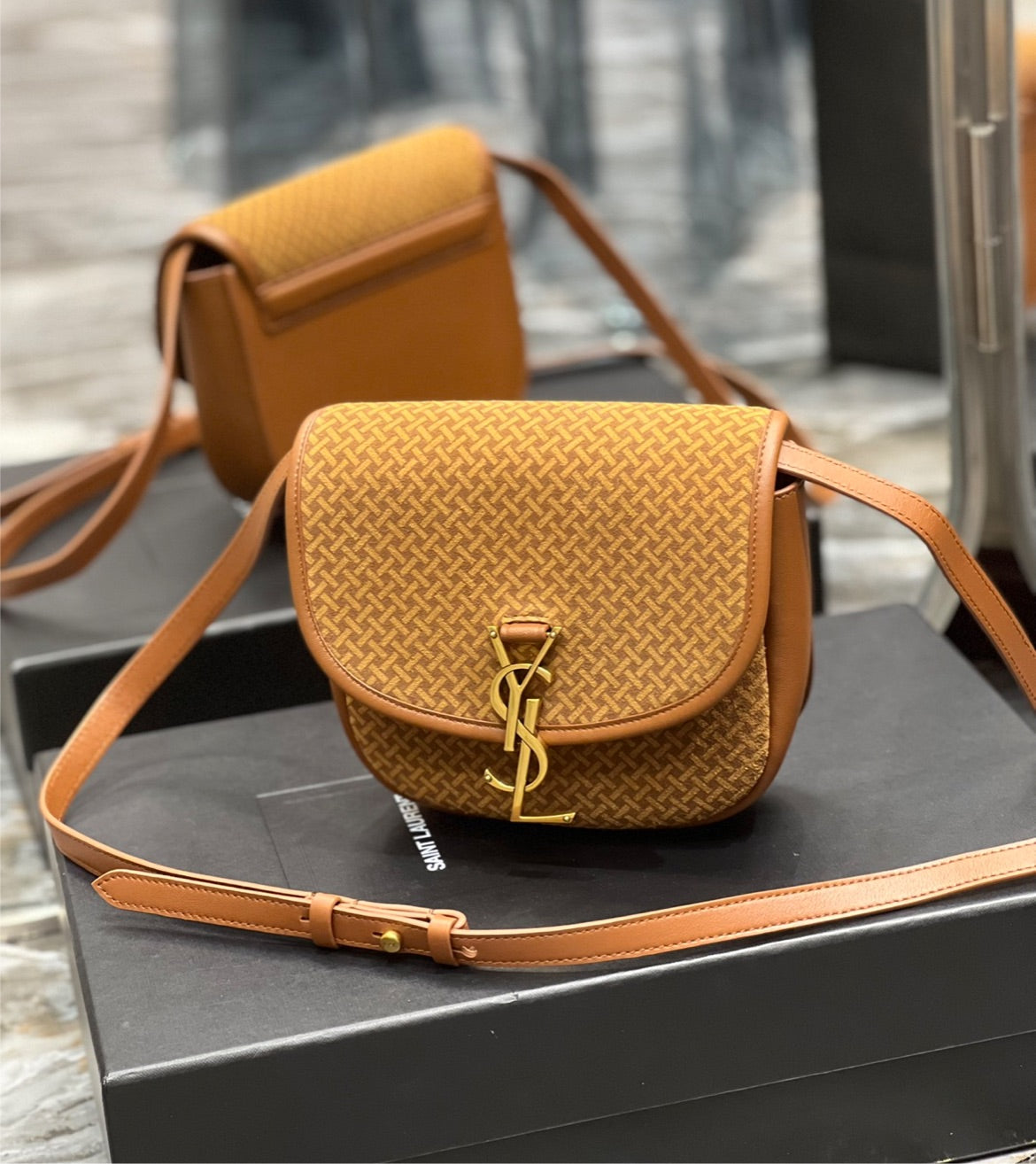 YSL woman crossbody/shoulder handbag