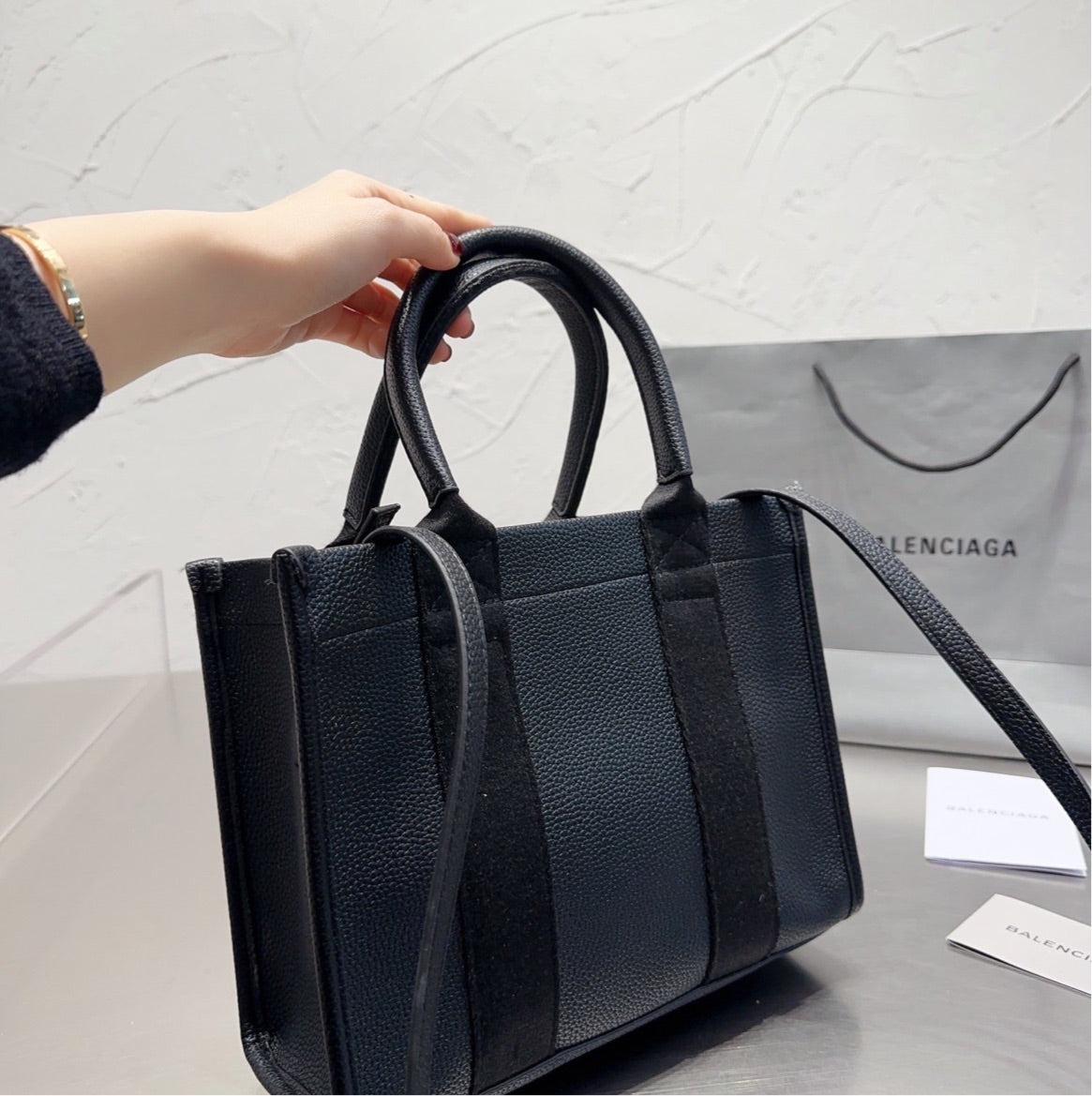Balenciaga woman shoulder bag