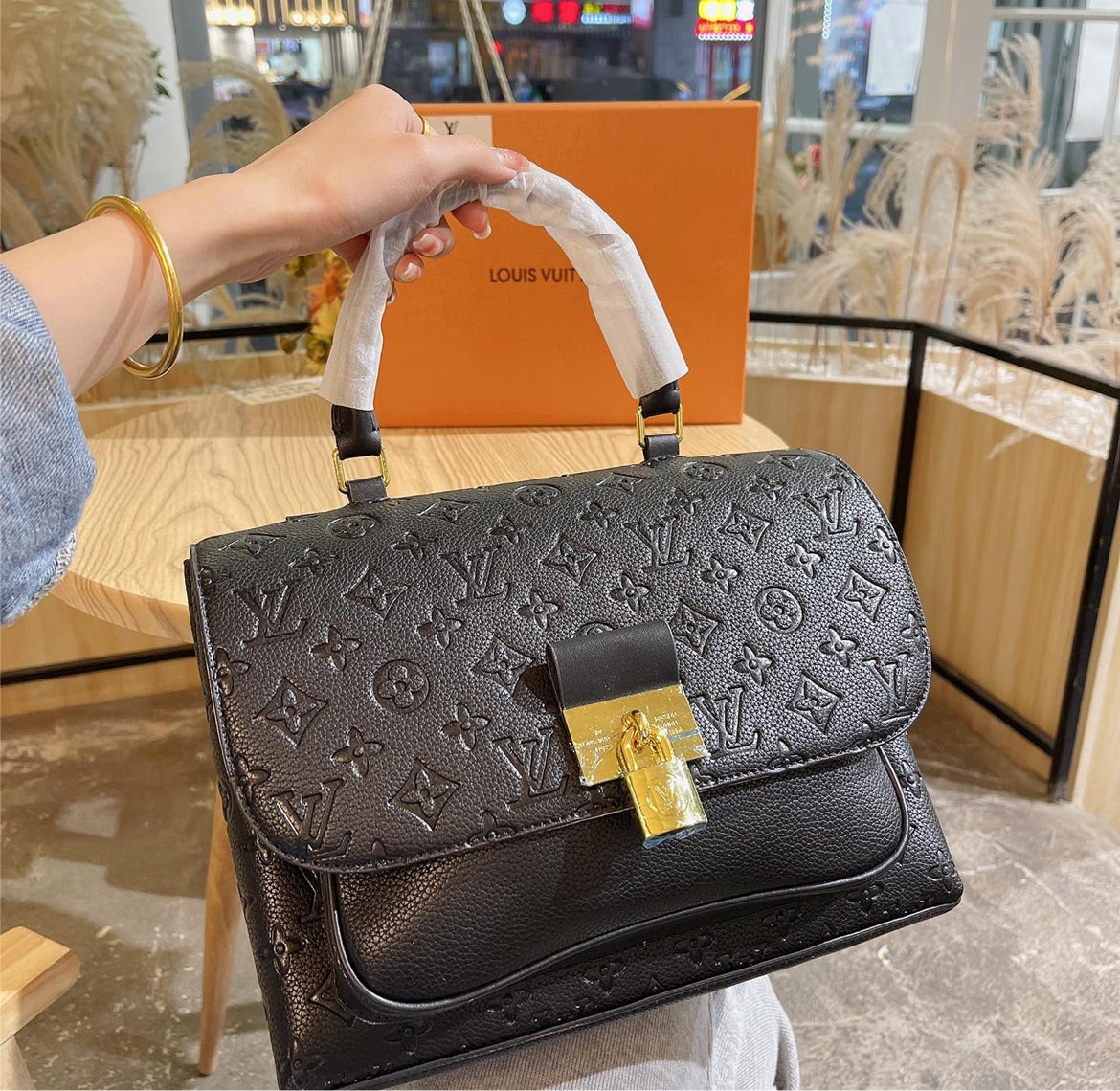 New LV woman Shoulder handbag