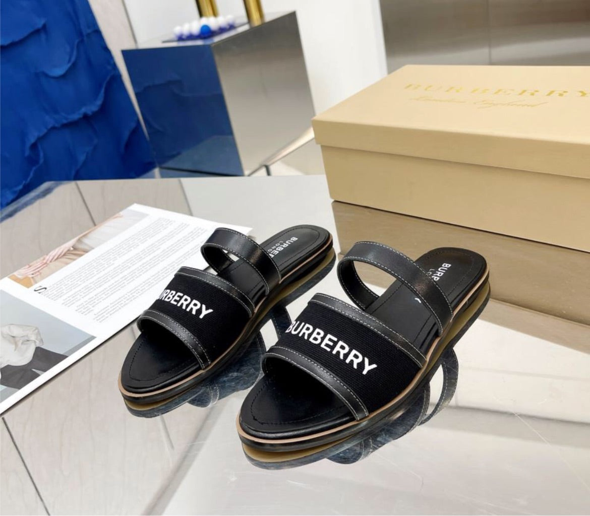 Burberry woman sandal