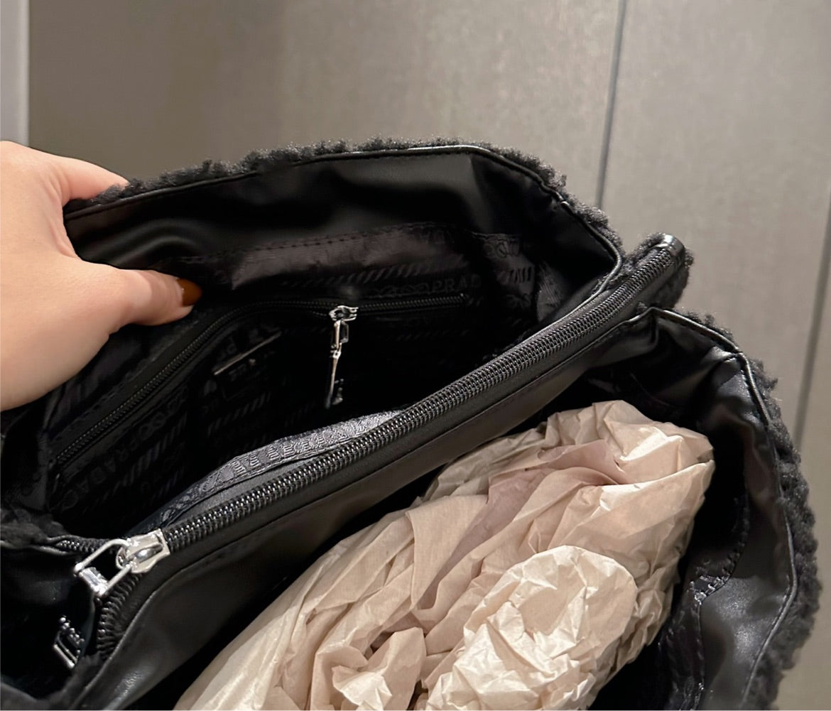 Woman Prada shoulder handbag