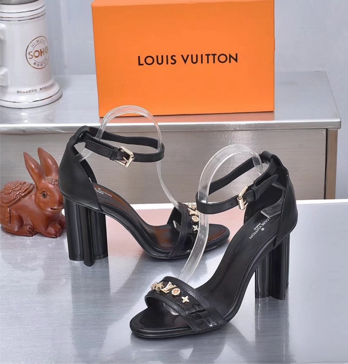 New Louis Vuitton woman sandal/shoe