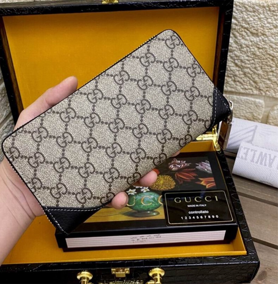 Gucci leather wallet
