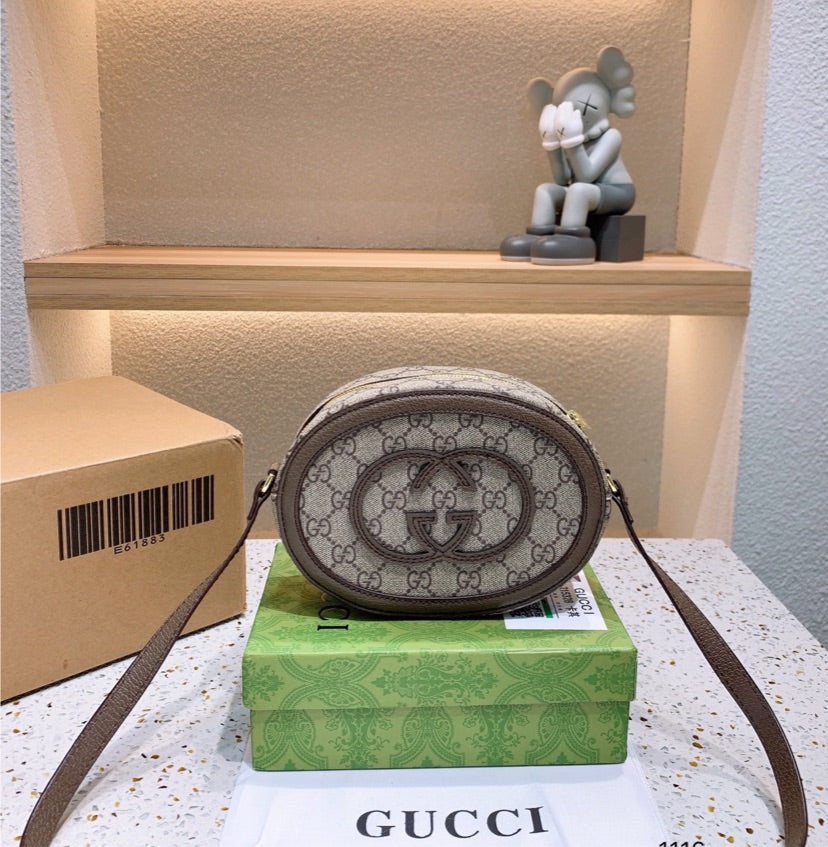 Gucci crossbody /shoulder handbag