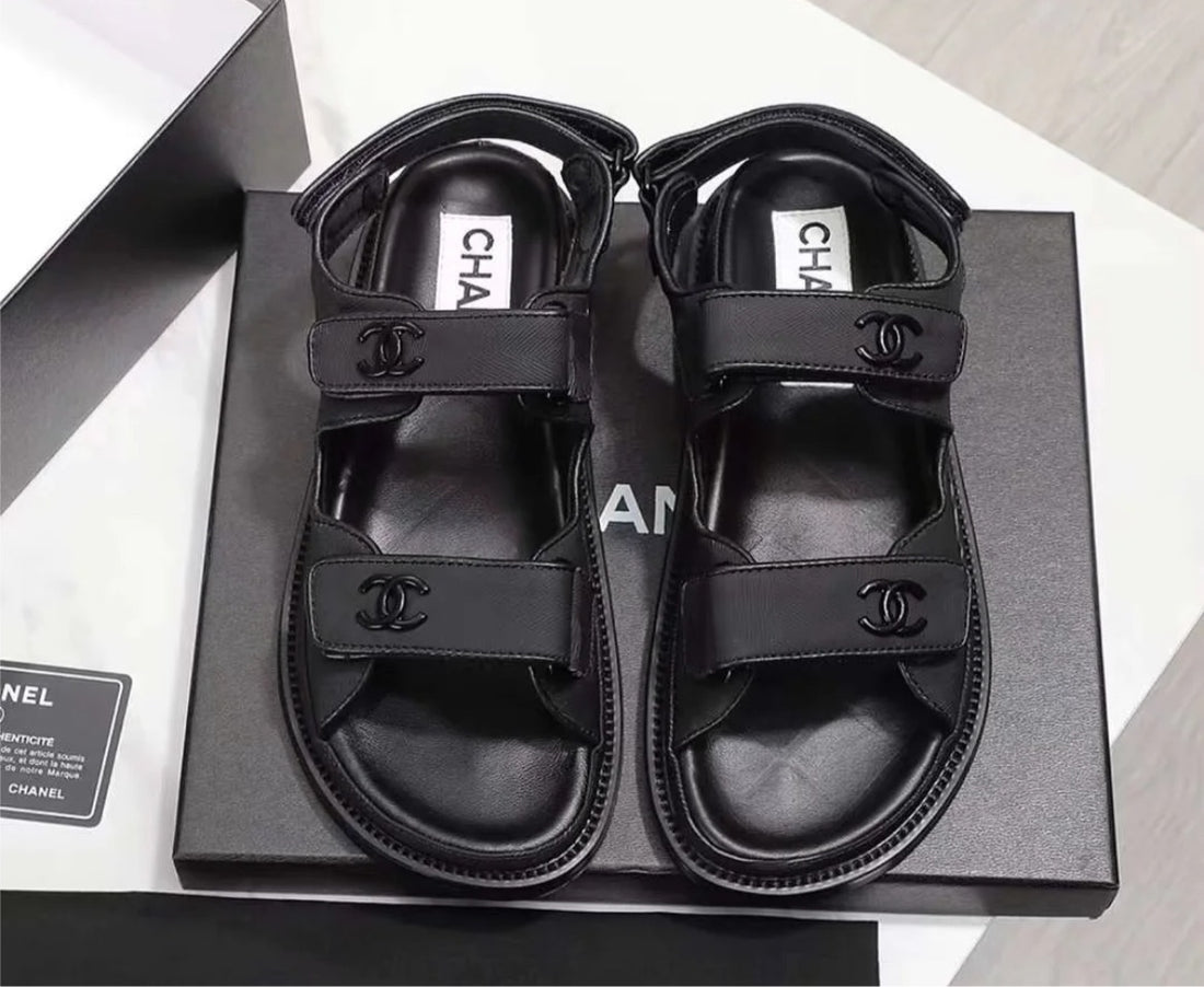 New Chanel woman sandal