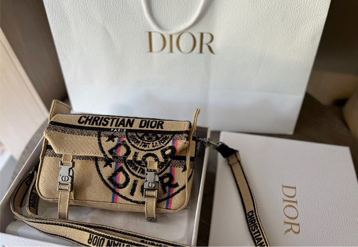 New woman Dior shoulder handbag