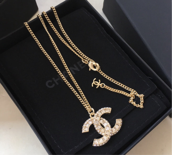 Woman Chanel necklace