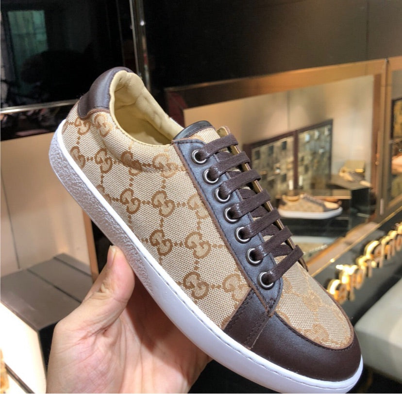 Low cut brown Gucci sneakers